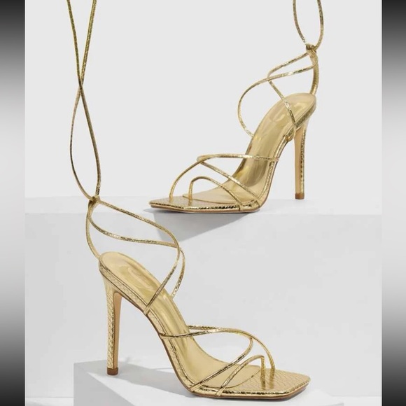 Gorgeous Metallic Snakeskin Embossed Strappy Sandals - Picture 1 of 4